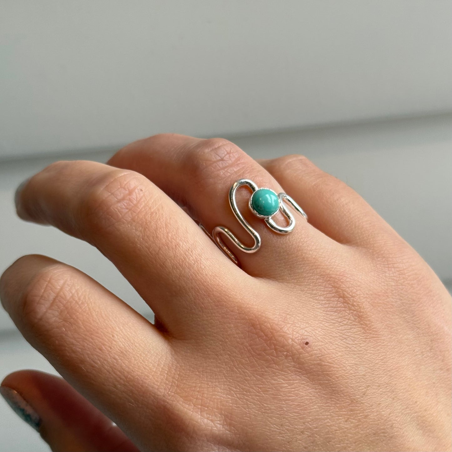 Gemstone ripple ring