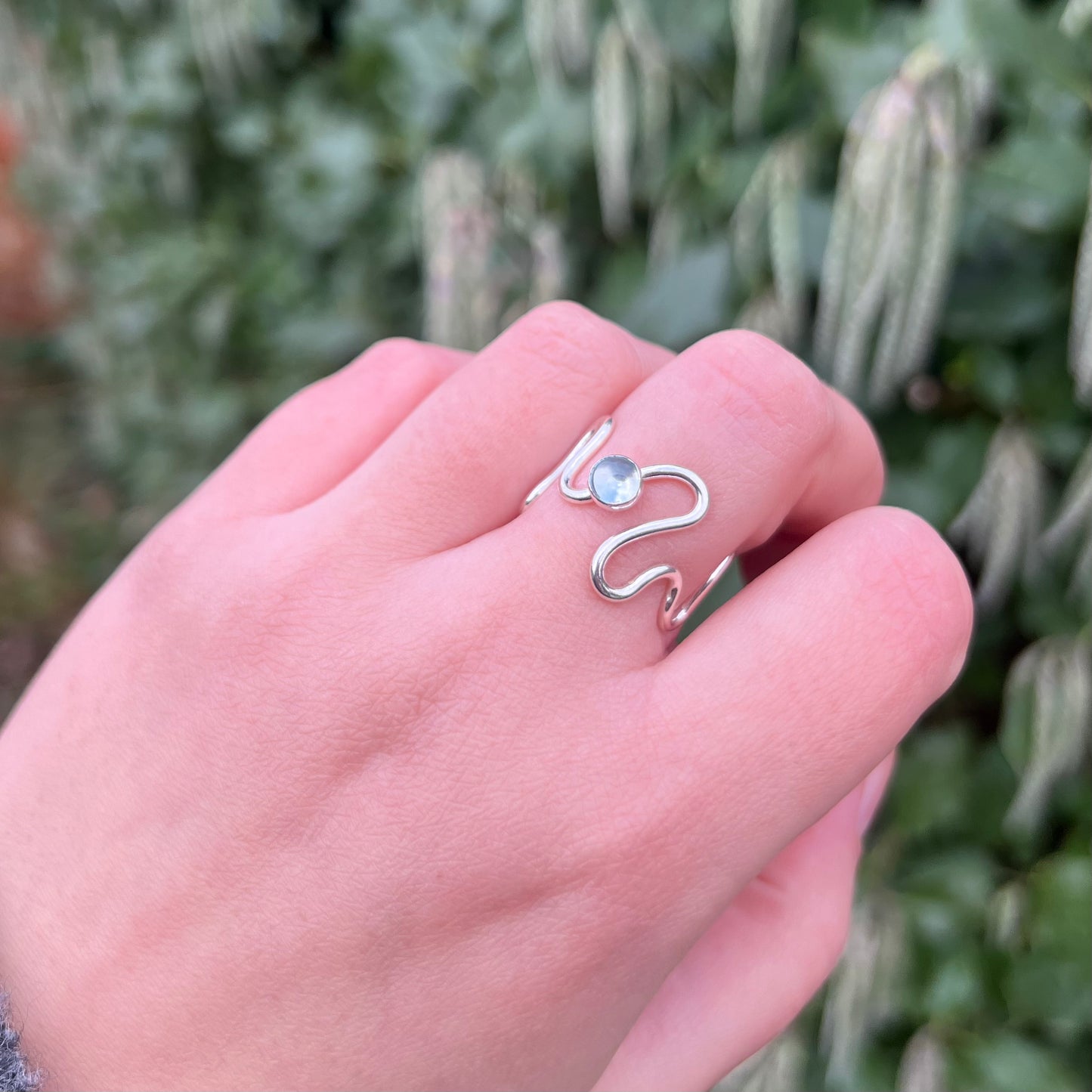 Gemstone ripple ring