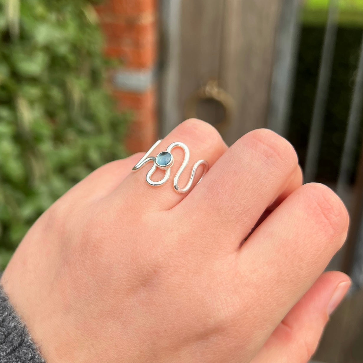 Gemstone ripple ring