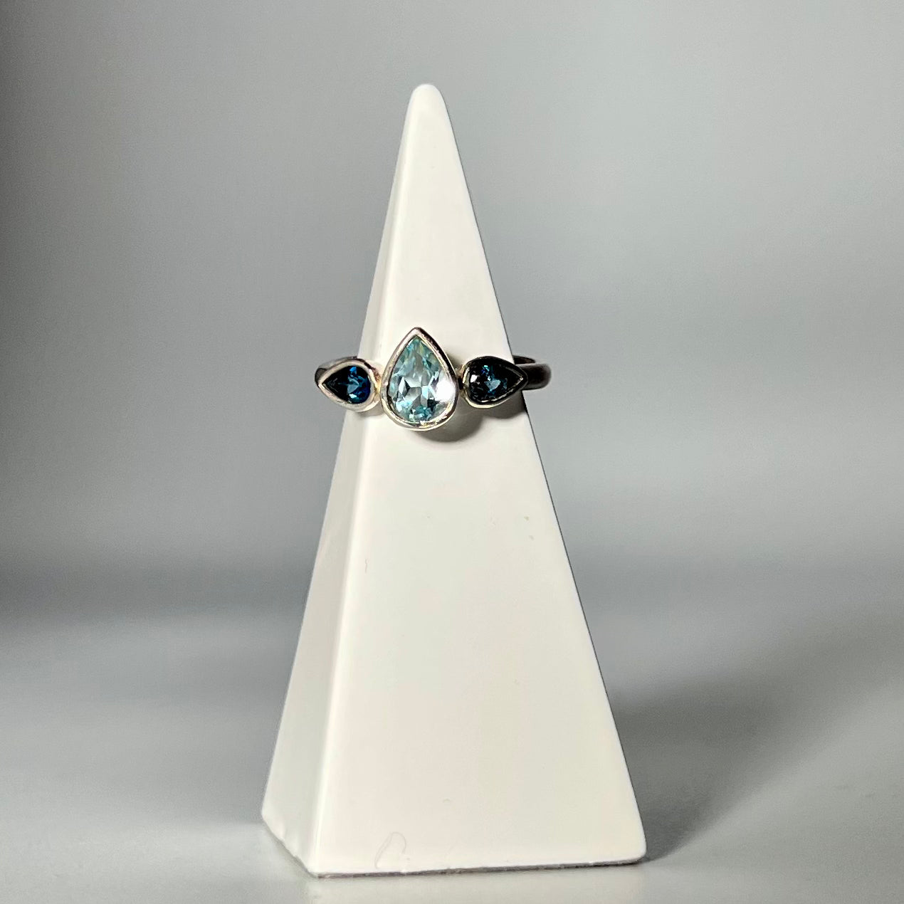 Teardrop blue topaz ring deals
