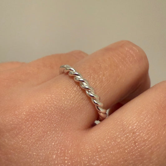 Twisted ring