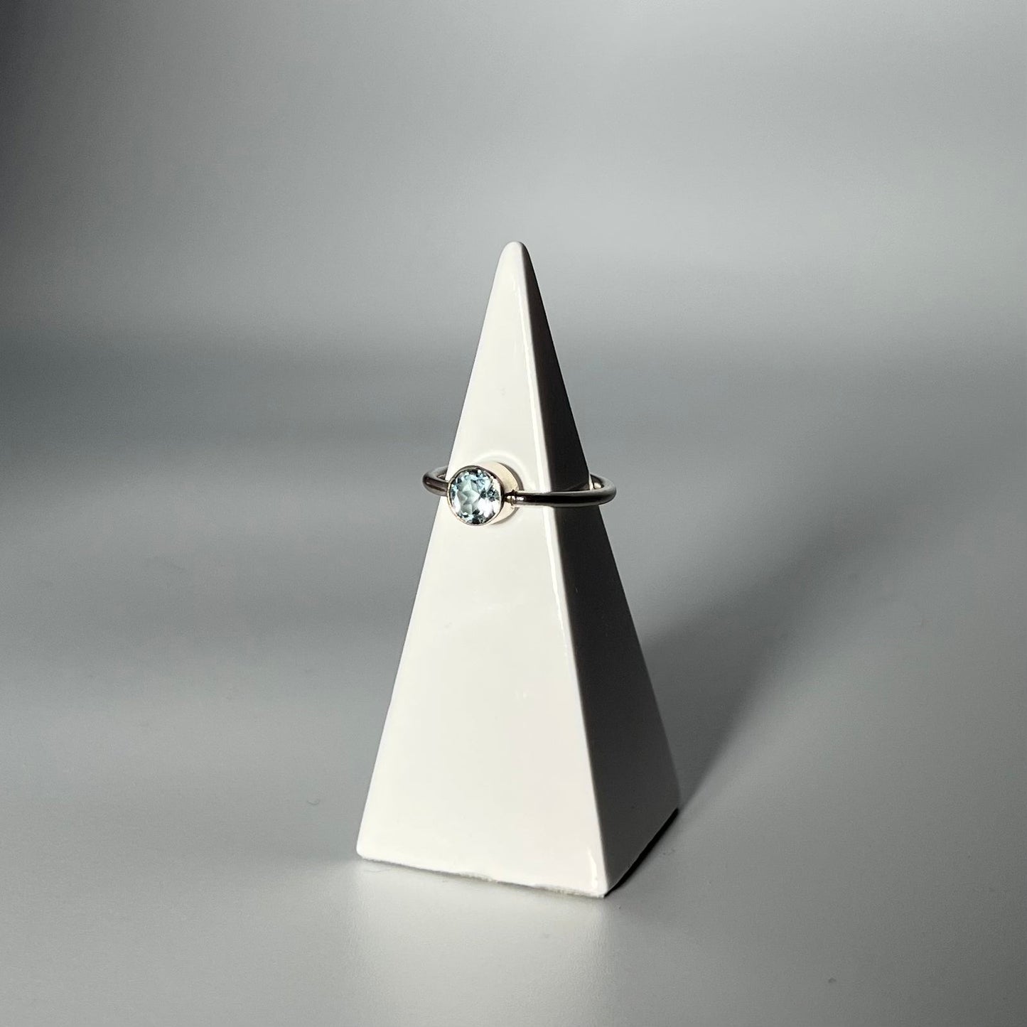 Aquamarine & sterling silver ring